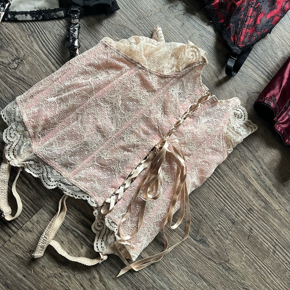 4 Lot Lace and Satin Corset Set Victoria’s Secret Fredericks of Hollywood - Picture 5 of 6